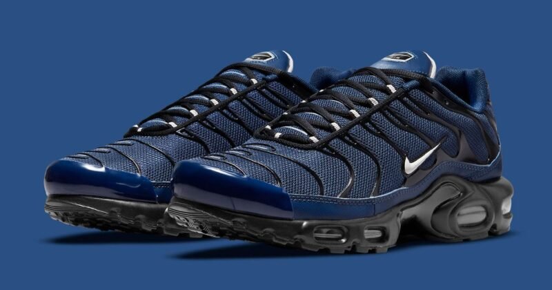 Nike Air Max Plus Appears in Midnight Navy and Black - Image 2